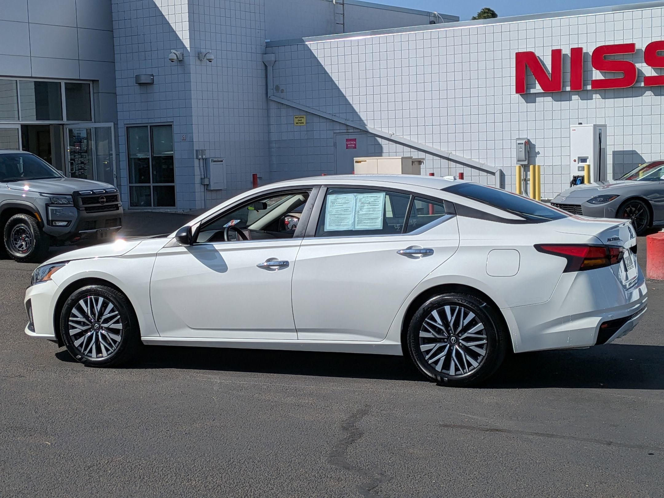 Used 2024 Nissan Altima 2.5 SV image 5