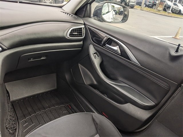 Used 2018 INFINITI QX30 image 11