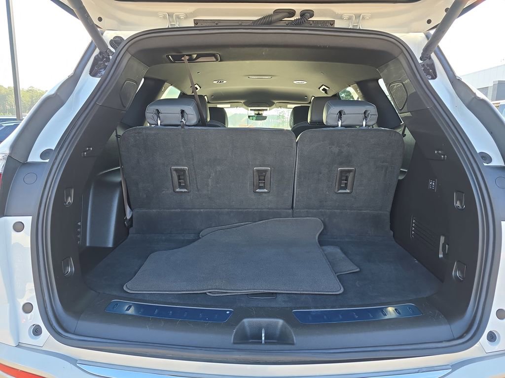 Used 2024 Buick Enclave Premium image 16