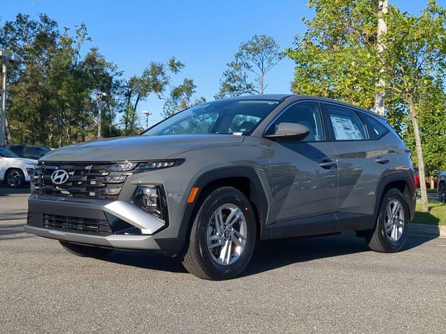 New 2025 Hyundai Tucson SE image 2