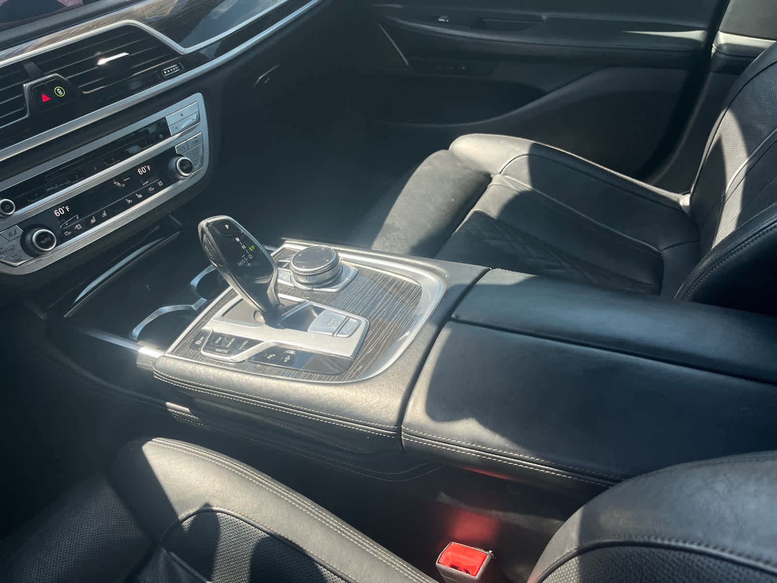 Used 2019 BMW 750i xDrive w/ M Sport Package AWD/4WD image 25
