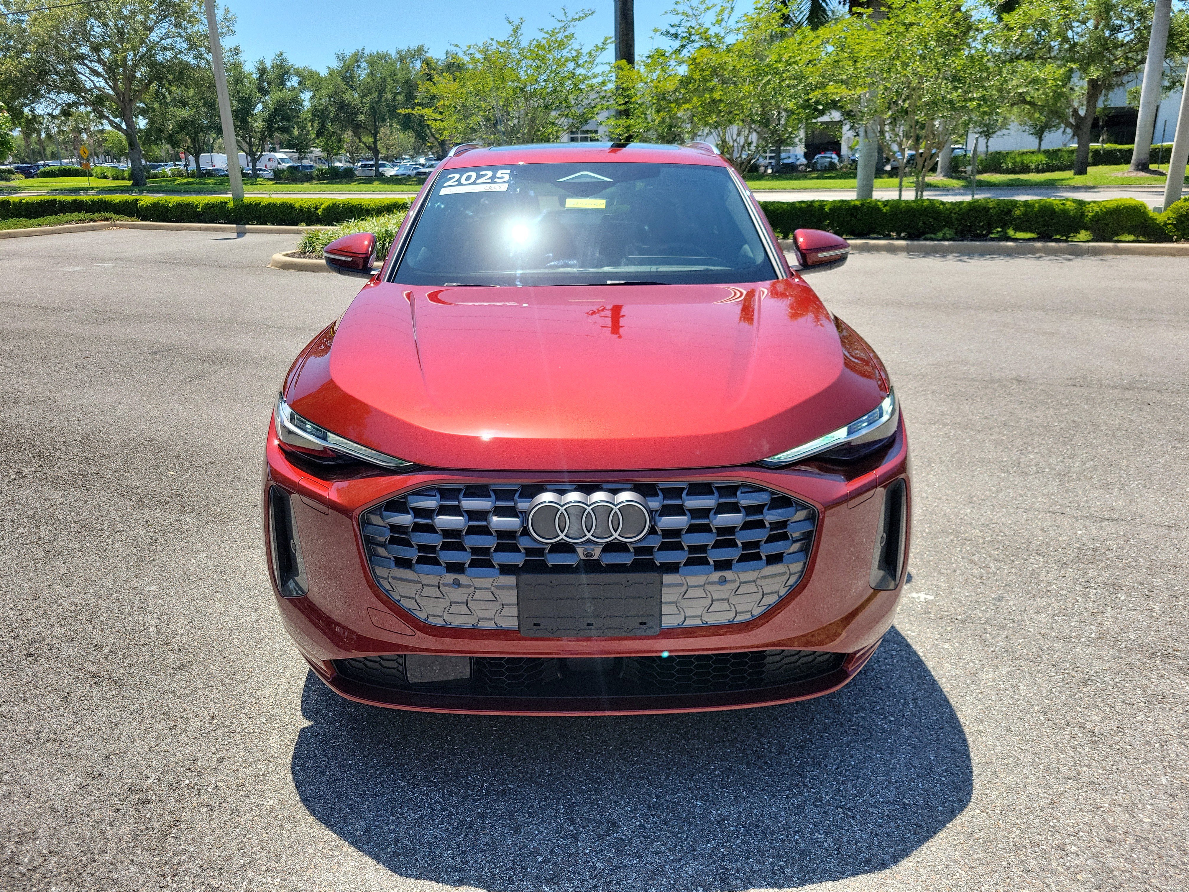 Used 2025 Audi Q5 Premium Plus w/ Premium Plus image 2