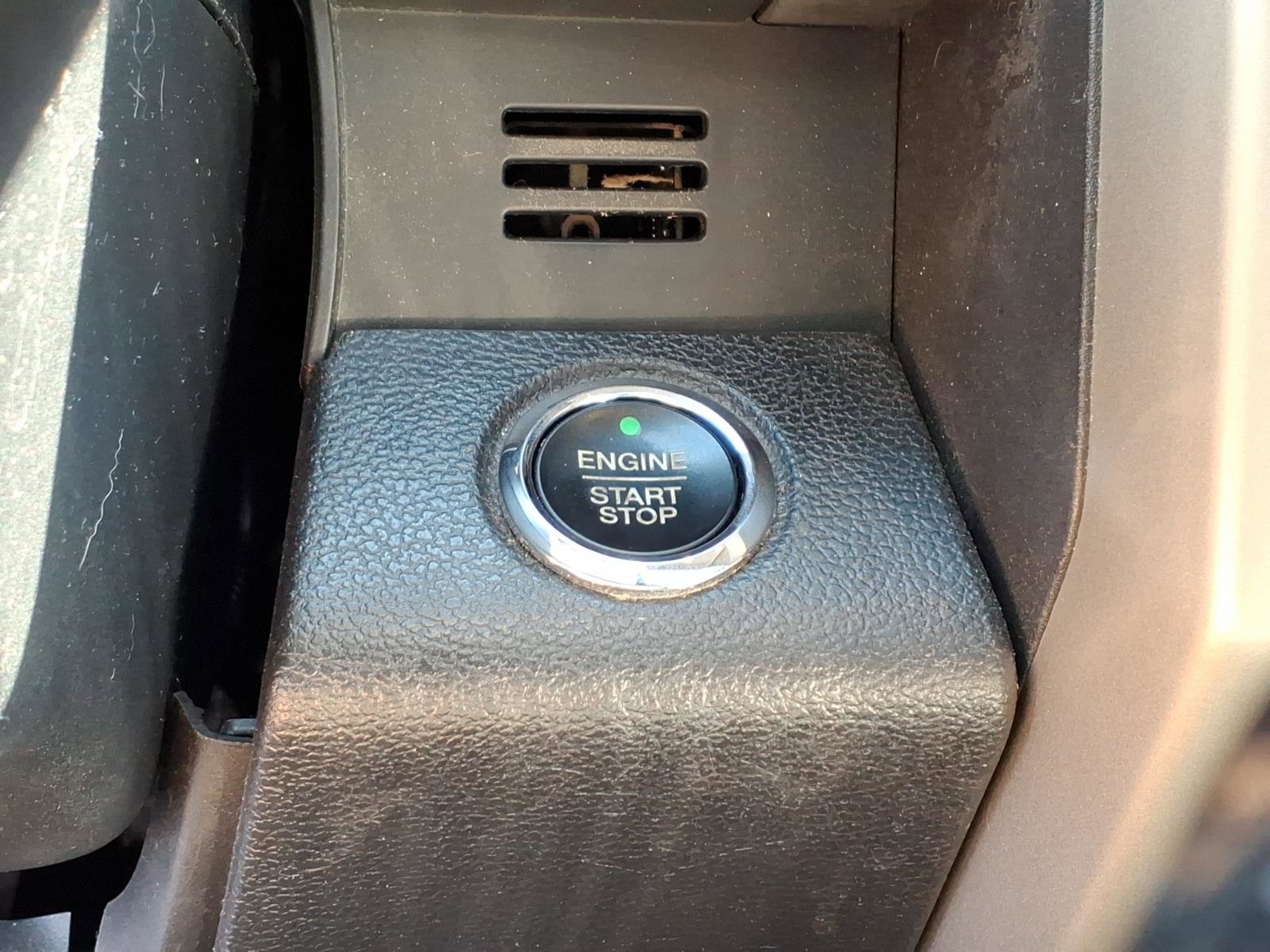 Used 2015 Ford F150 Lariat image 17