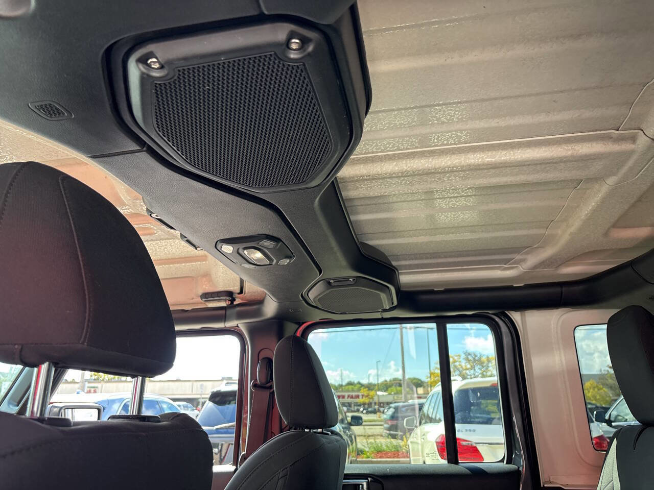 Used 2018 Jeep Wrangler Unlimited Sport S image 19