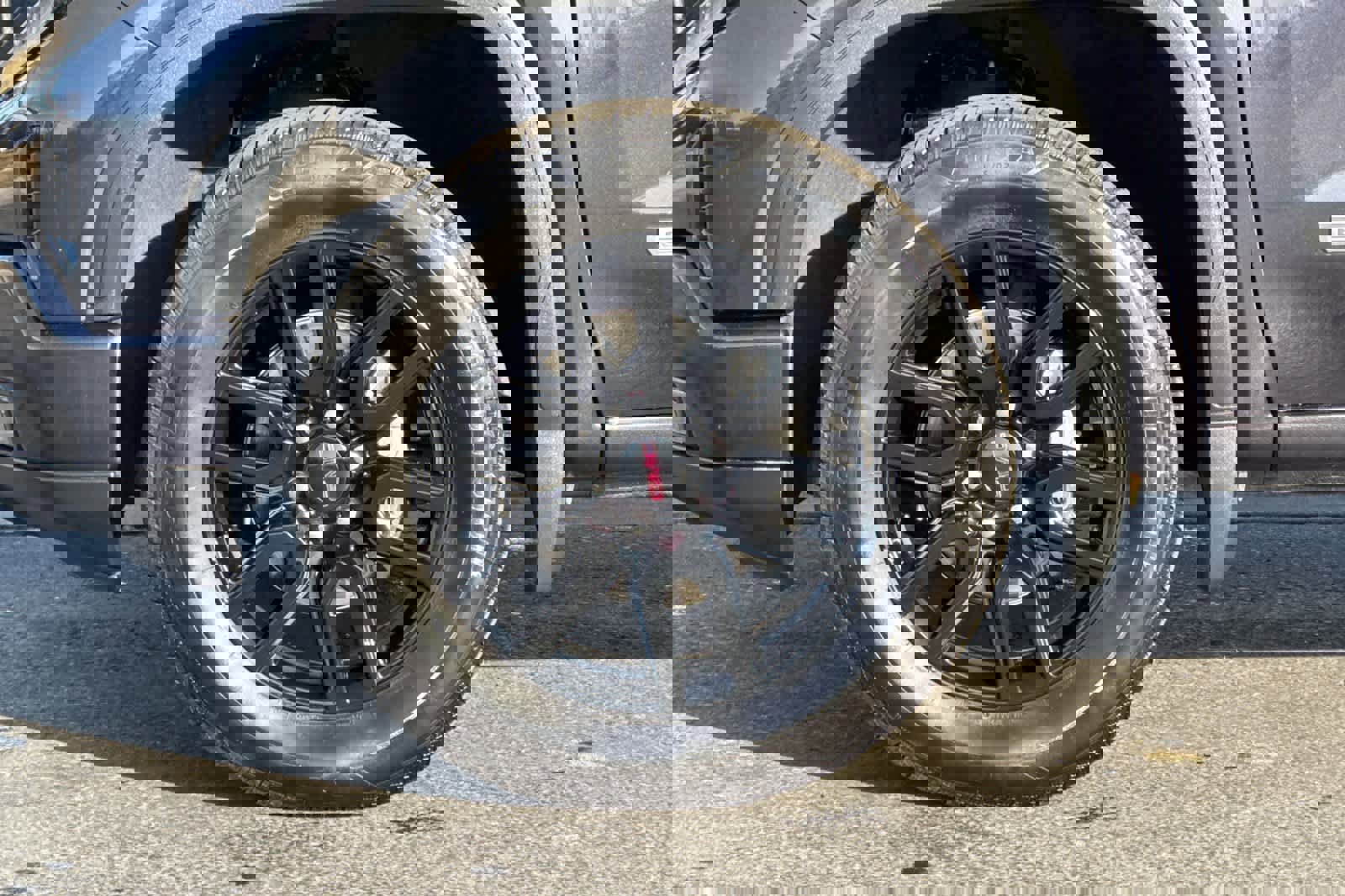 Used 2025 GMC Sierra 1500 Elevation image 26