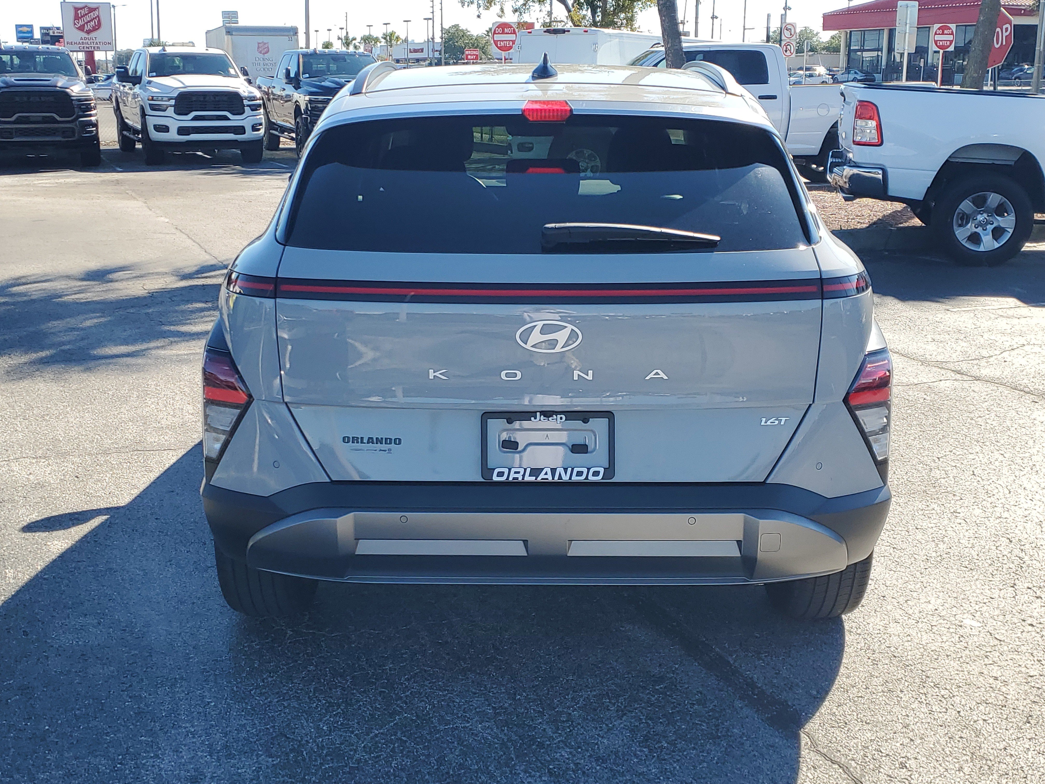 Used 2024 Hyundai Kona Limited image 6