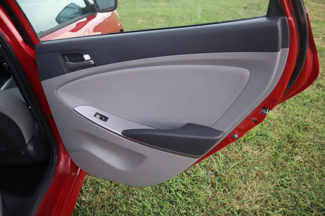 Used 2017 Hyundai Accent SE FWD image 14