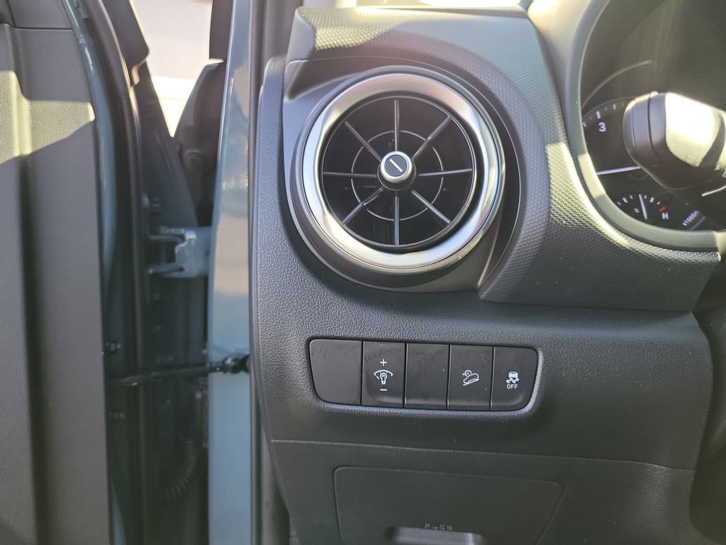 Used 2022 Hyundai Kona SEL w/ Convenience Package image 21