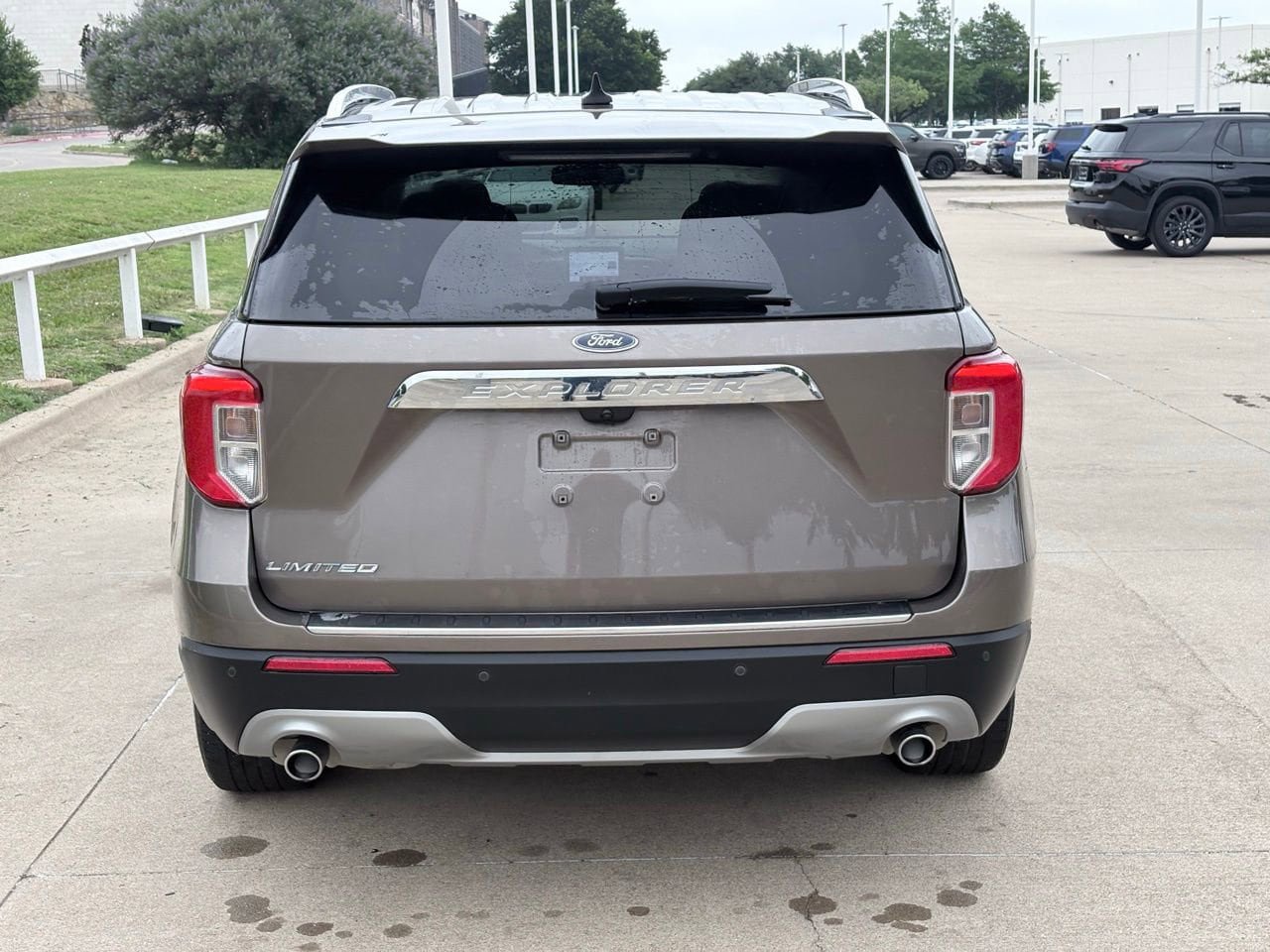 Used 2021 Ford Explorer Limited w/ Equipment Group 301A RWD image 5