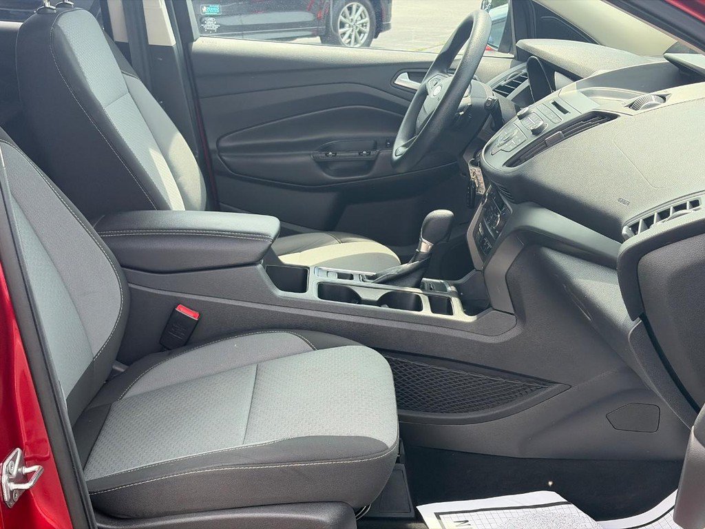 Used 2017 Ford Escape SE FWD image 17
