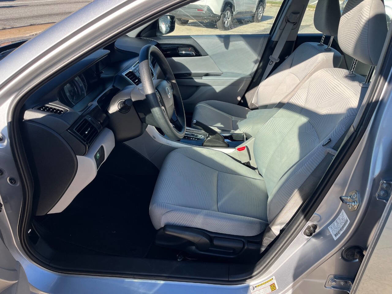 Used 2016 Honda Accord LX image 9