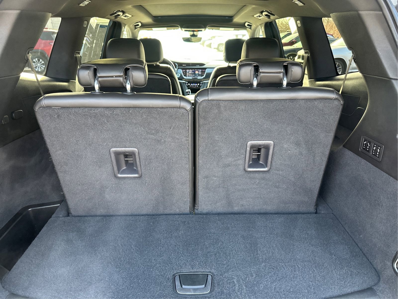 Used 2021 Cadillac XT6 Premium Luxury image 13