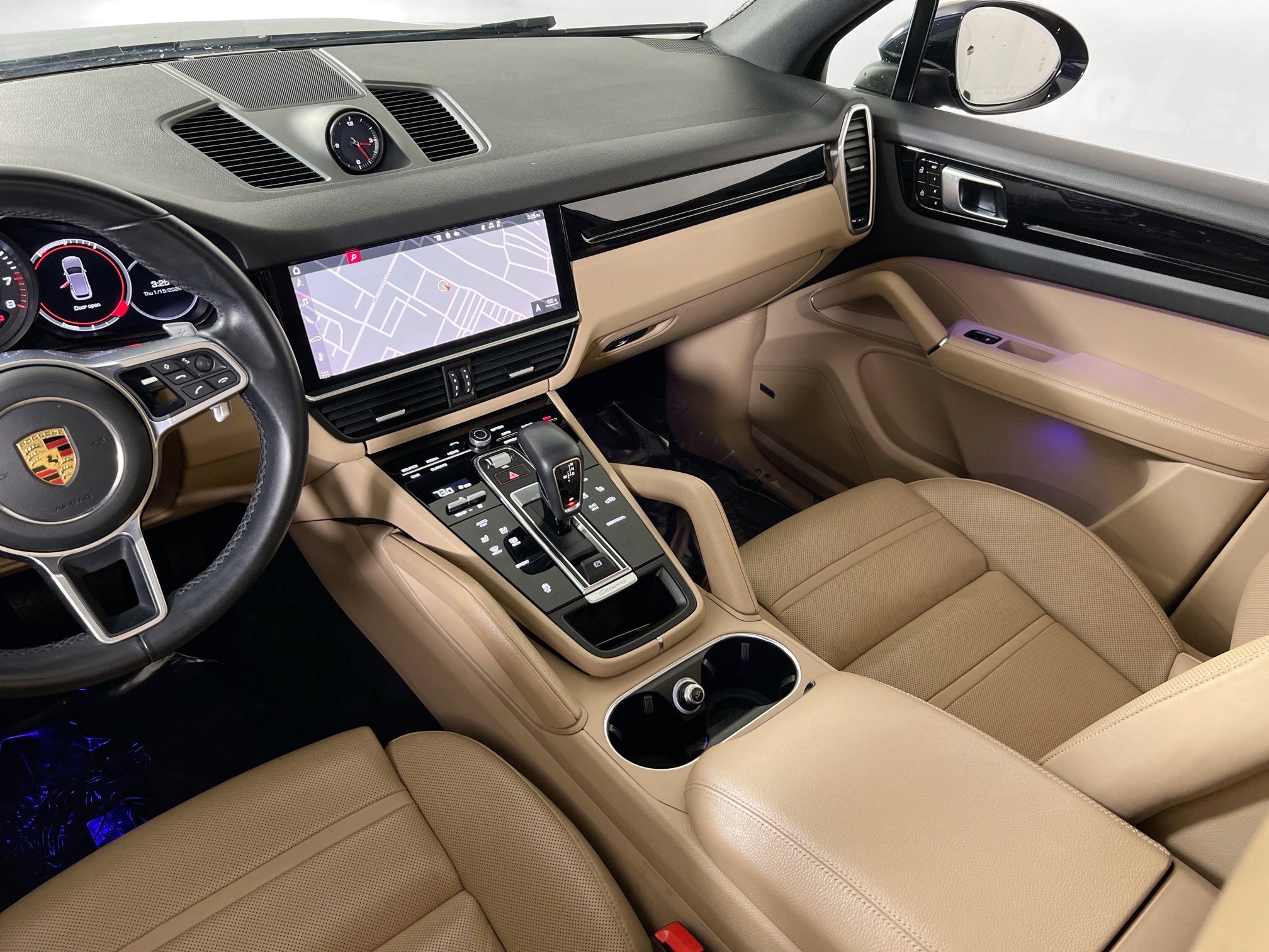 Used 2021 Porsche Cayenne image 24