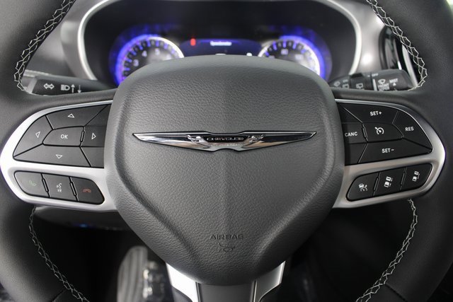 New 2026 Chrysler Pacifica Select image 13