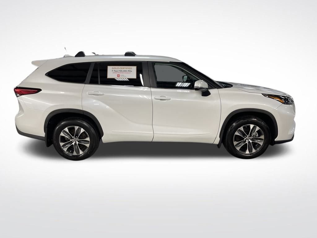 Used 2023 Toyota Highlander XLE image 6