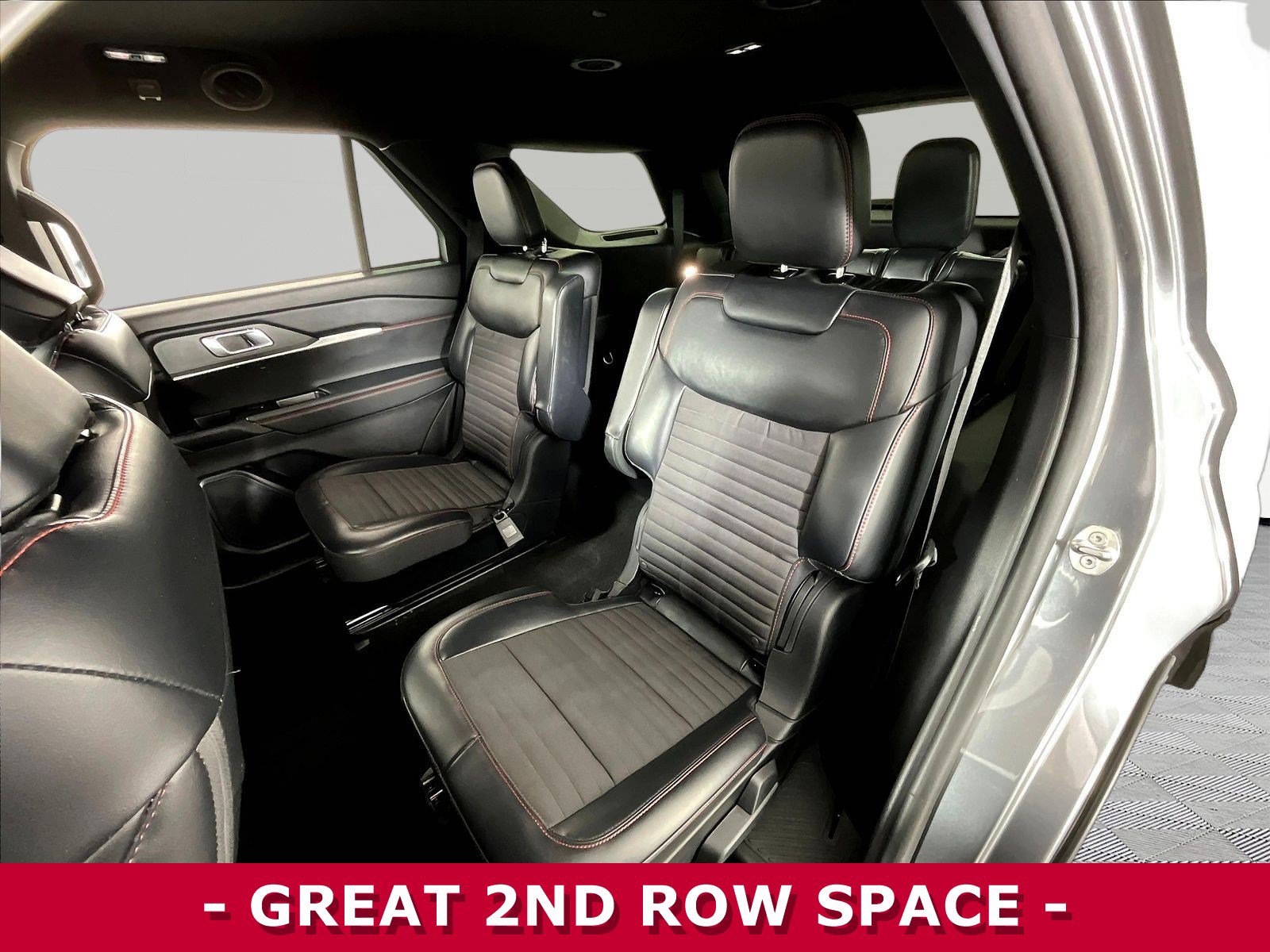 Used 2025 Ford Explorer ST-Line AWD/4WD image 22