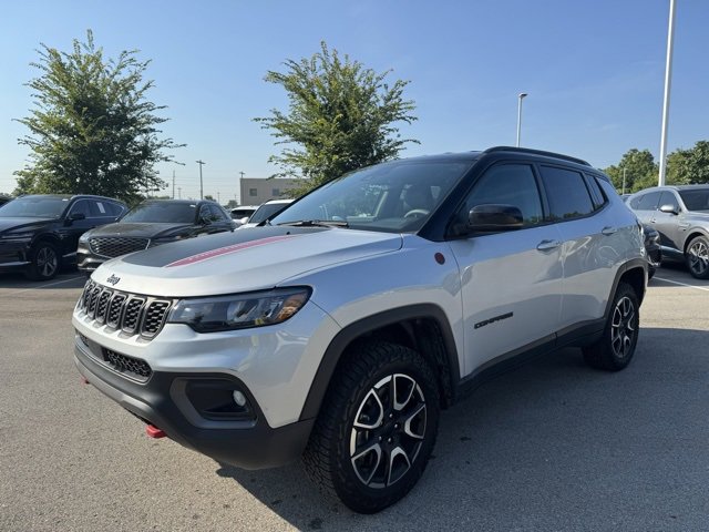 Used 2024 Jeep Compass Trailhawk image 6
