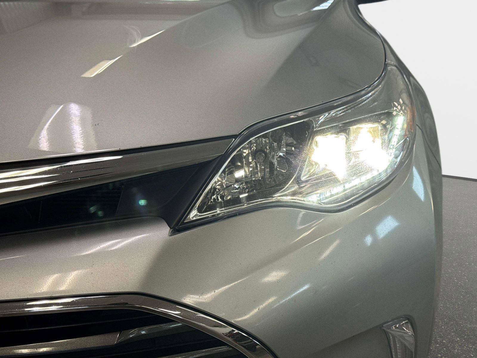 Used 2017 Toyota Avalon Limited w/ Carpet Mat Package image 10