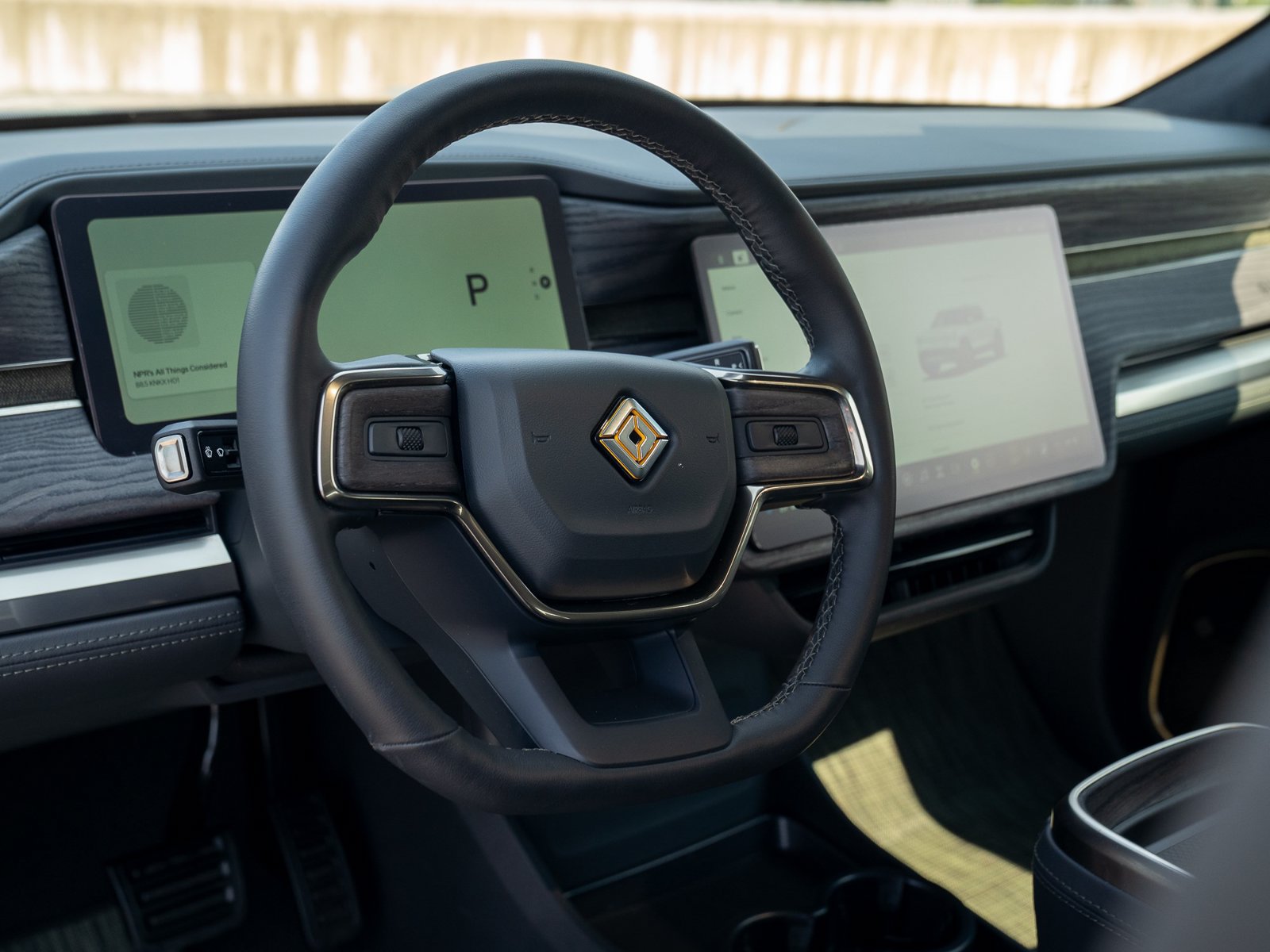 Used 2025 Rivian R1T Adventure AWD/4WD image 18