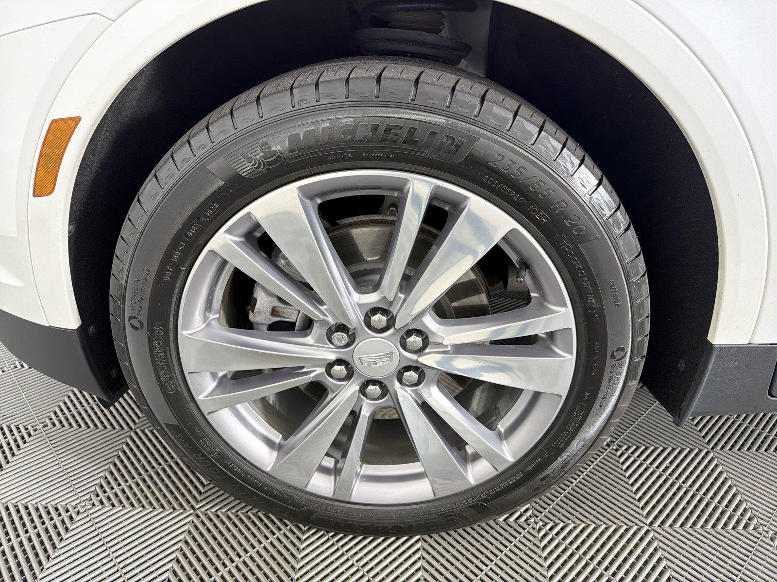 Certified 2024 Cadillac XT5 Premium Luxury AWD/4WD image 9