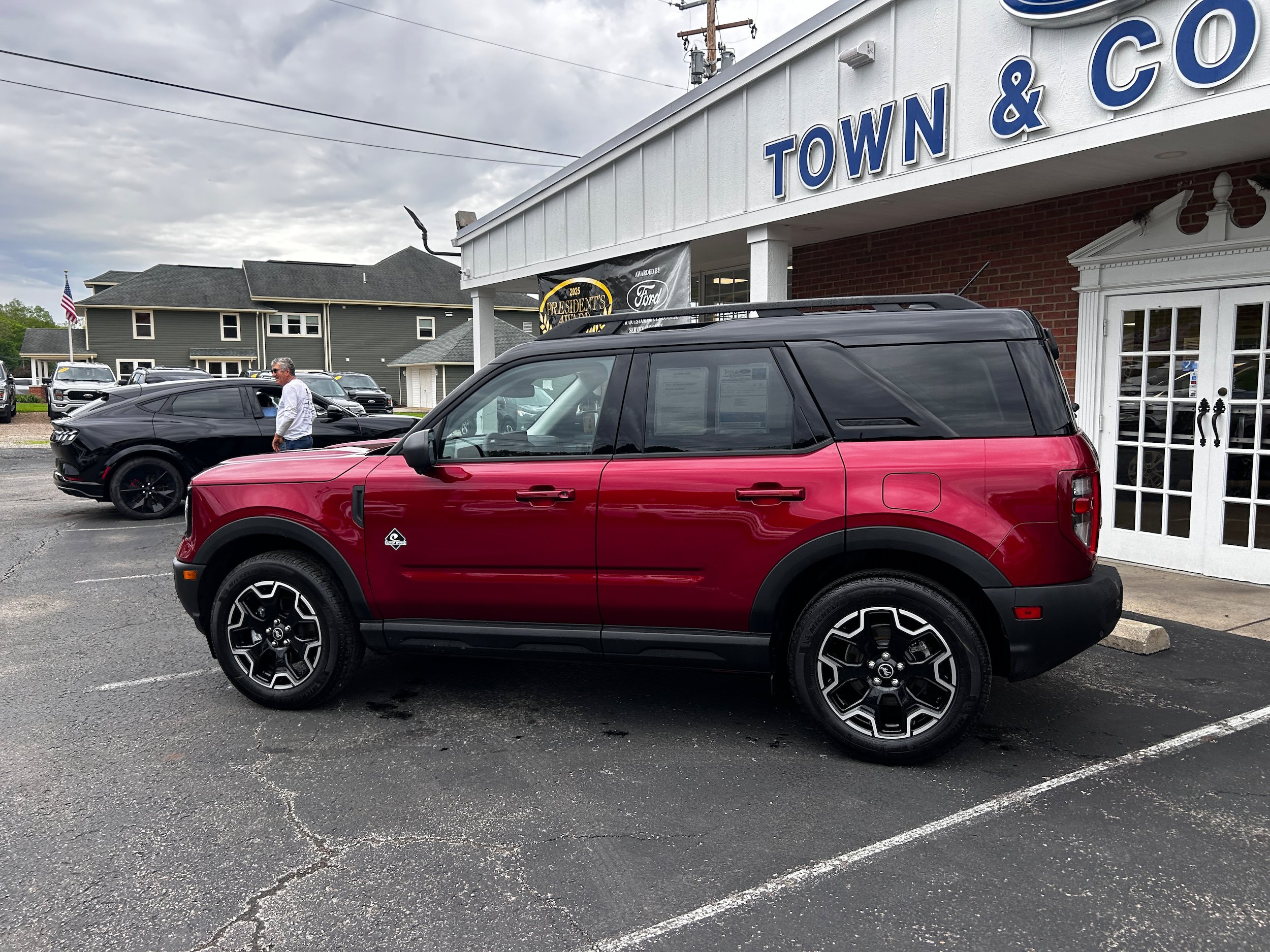 Used 2025 Ford Bronco Sport Outer Banks w/ Outer Banks Tech Package+ AWD/4WD image 6