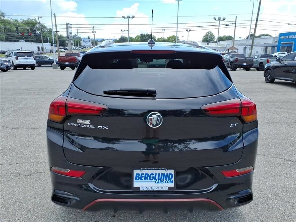 Used 2023 Buick Encore GX Select w/ Experience Buick Package FWD image 4
