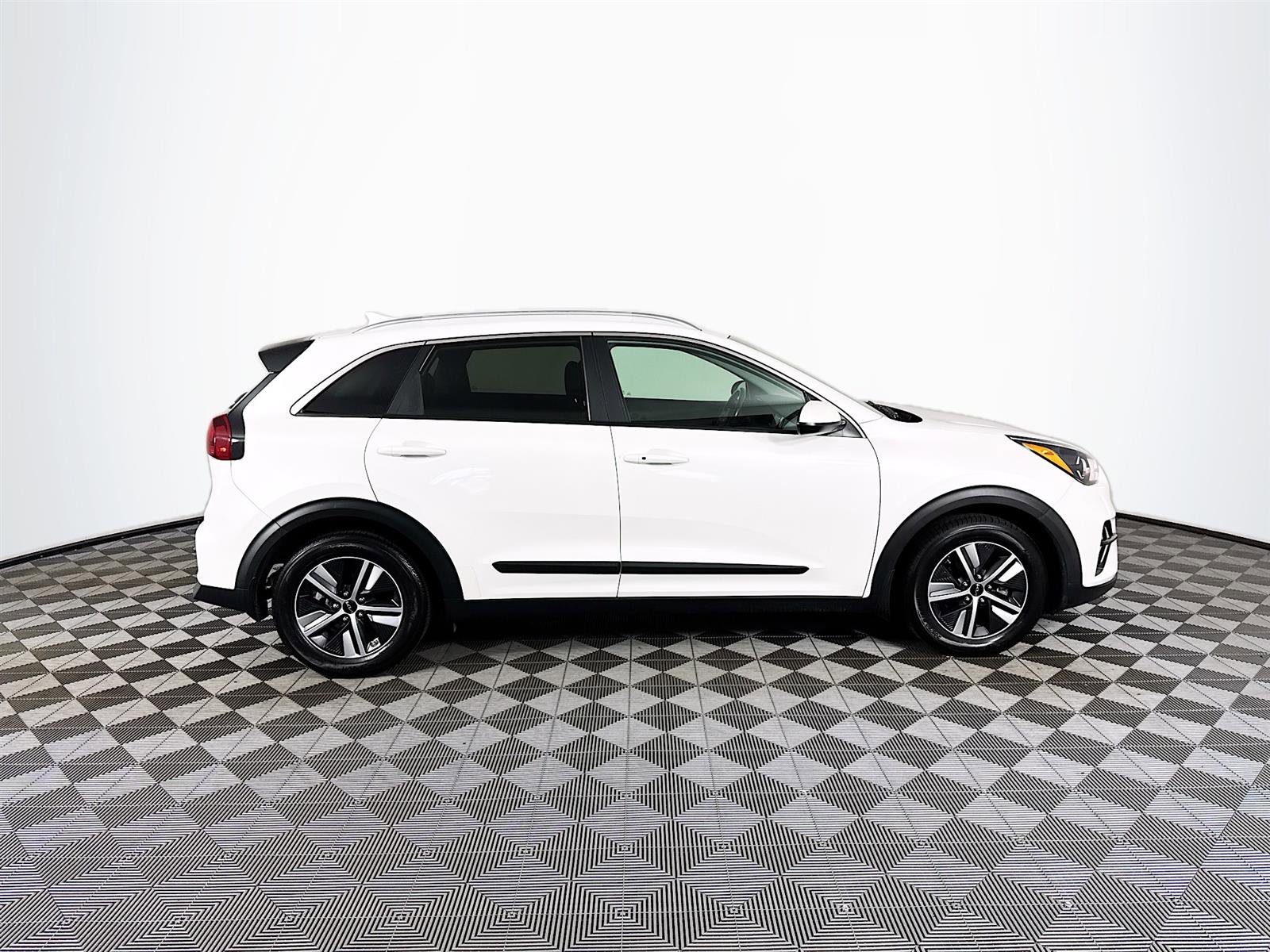 Certified 2022 Kia Niro LXS image 8