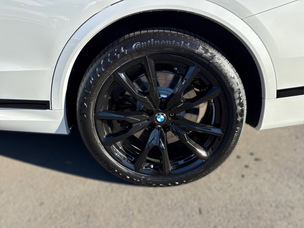 New 2026 BMW X7 M60i image 14