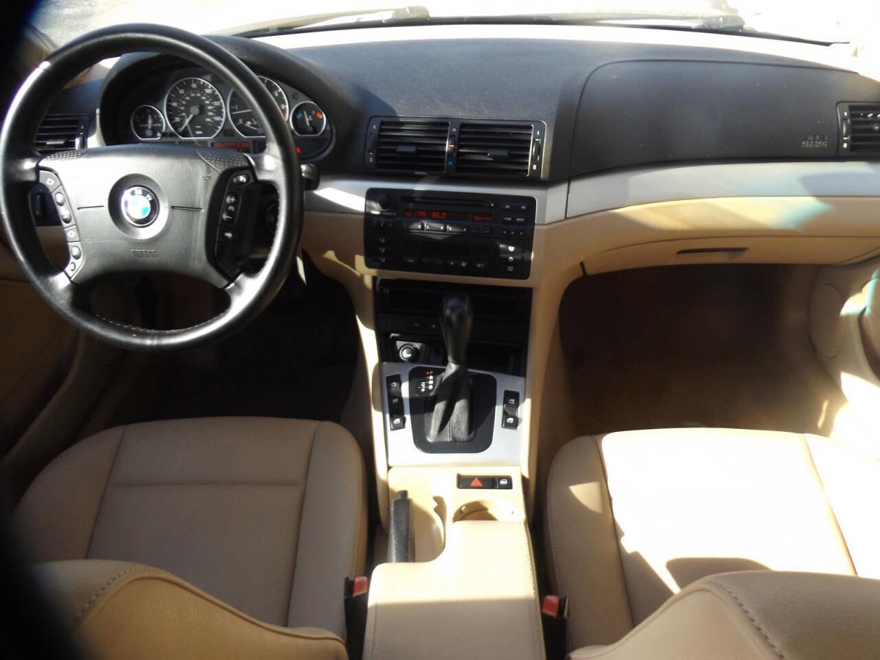Used 2002 BMW 330xi Sedan image 15