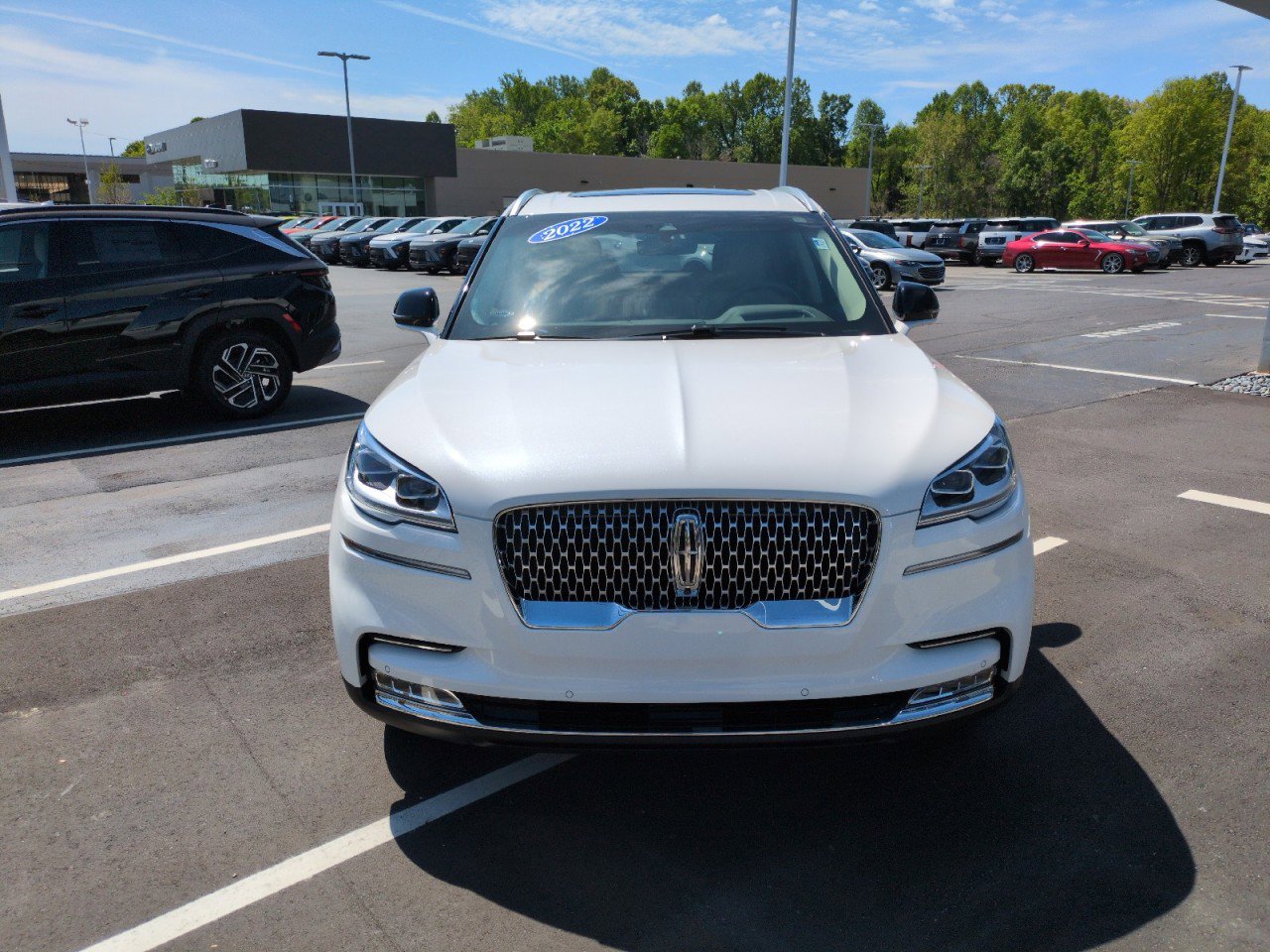Used 2022 Lincoln Aviator Reserve w/ Equipment Group 201A RWD image 2