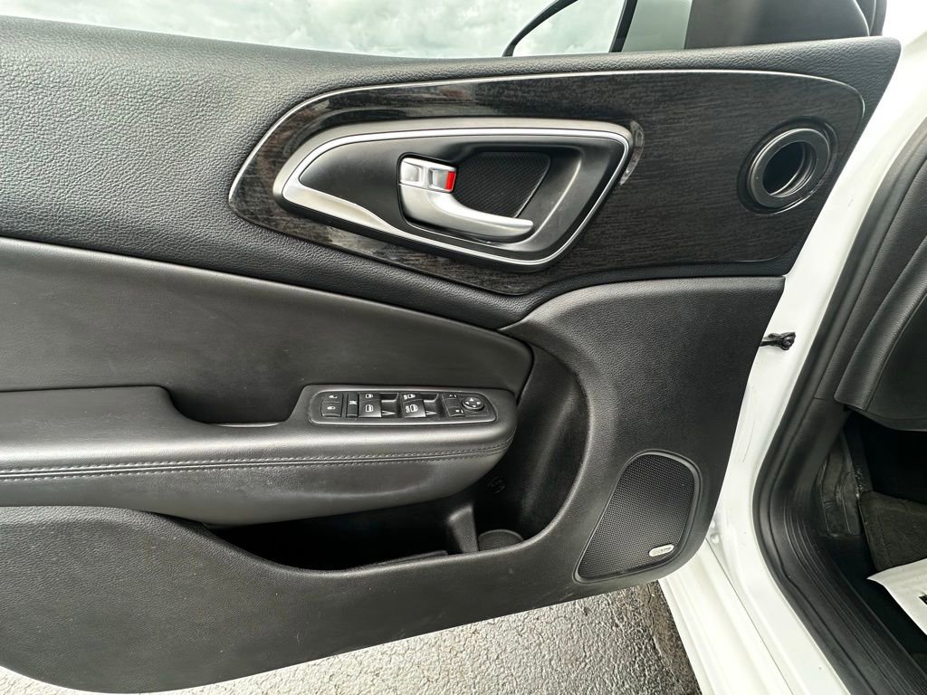 Used 2015 Chrysler 200 C w/ Navigation & Sound Group I image 10
