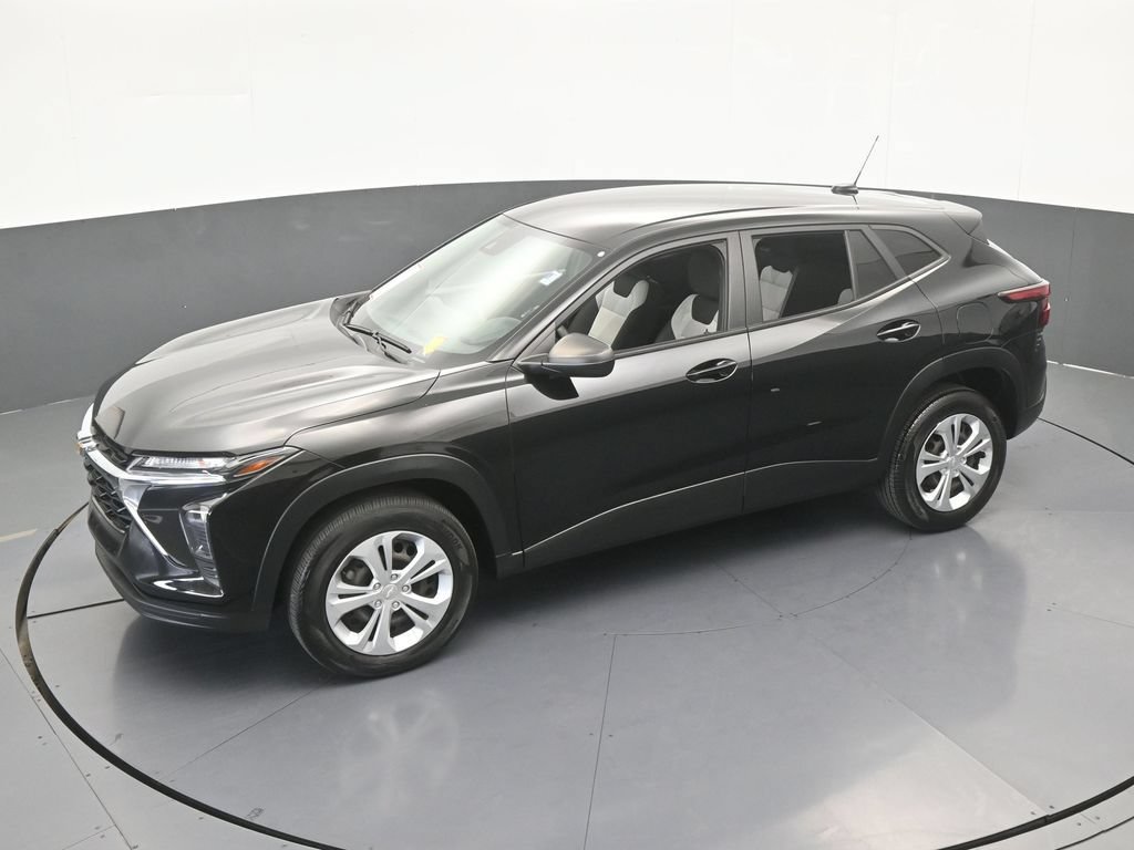 Used 2024 Chevrolet Trax LS FWD image 39