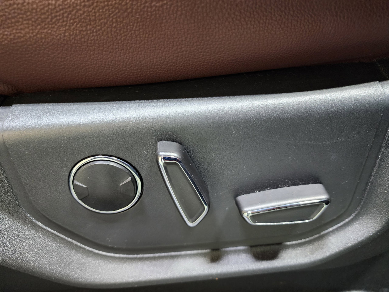 Used 2024 Ford Expedition Max Limited image 28