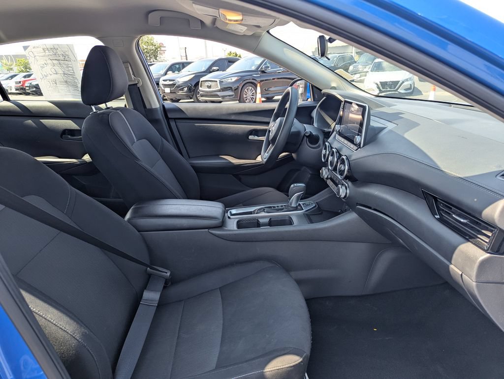 Used 2024 Nissan Sentra SV FWD image 31