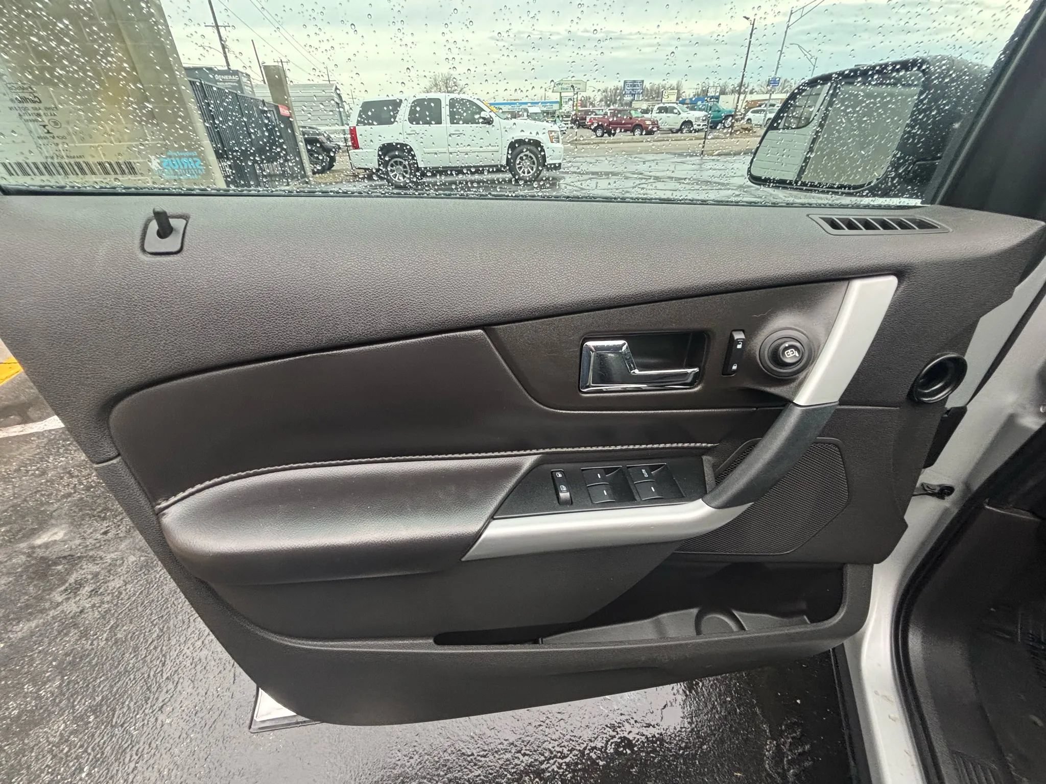 Used 2013 Ford Edge SE FWD image 11
