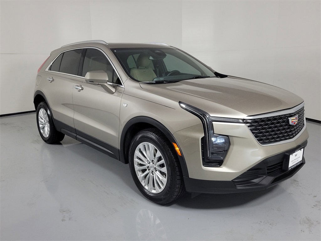 Certified 2024 Cadillac XT4 Luxury w/ Cold Weather Package image 1