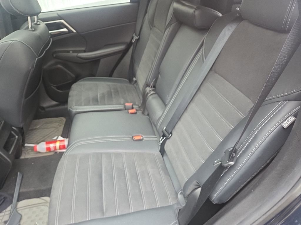Used 2023 Mitsubishi Outlander SE image 9
