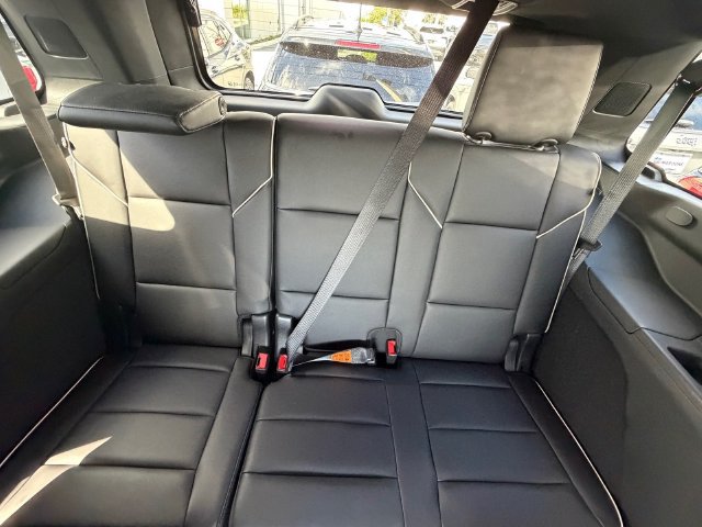 Used 2022 Cadillac Escalade Premium Luxury AWD/4WD image 20