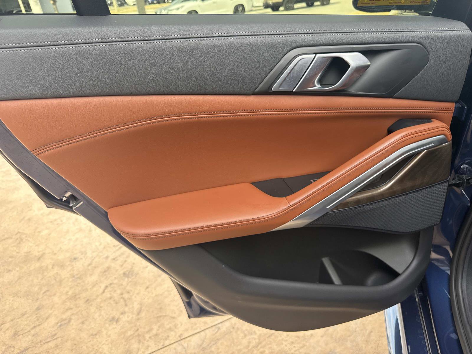 Used 2023 BMW X6 xDrive40i w/ M Sport Package image 12