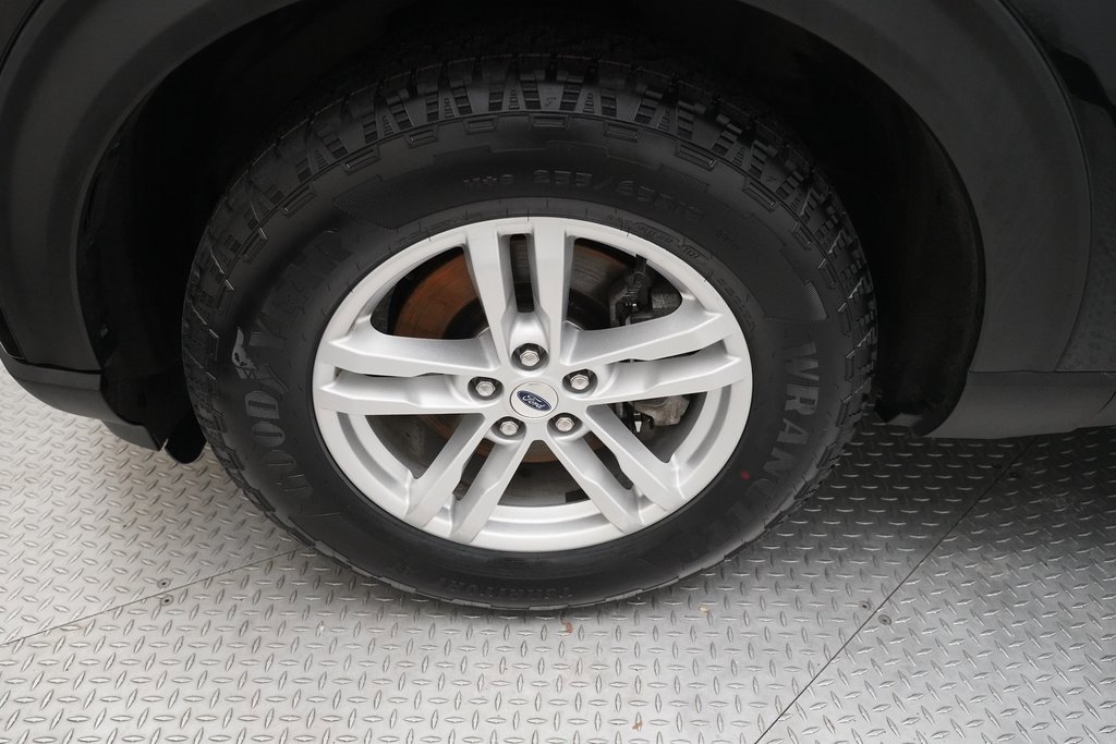 Used 2020 Ford Explorer XLT w/ Class III Trailer Tow Package image 27