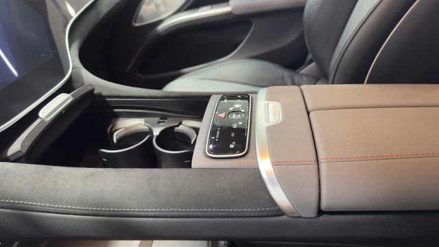 Used 2022 Mercedes-Benz EQS 580 4MATIC Sedan image 25