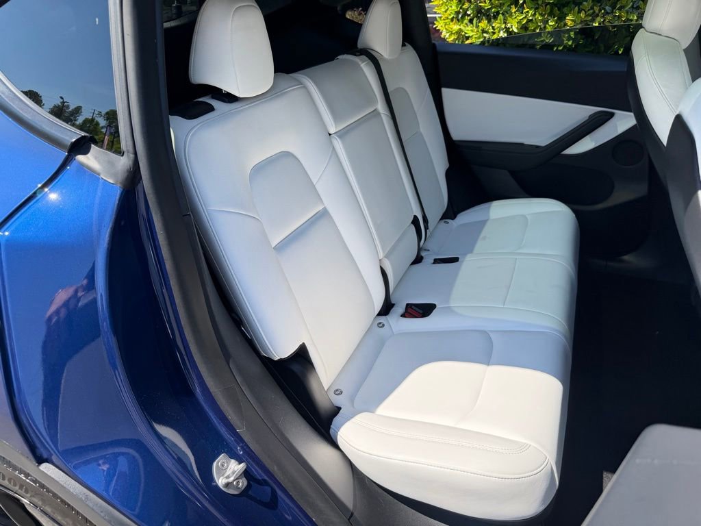 Used 2021 Tesla Model Y Long Range AWD/4WD image 40
