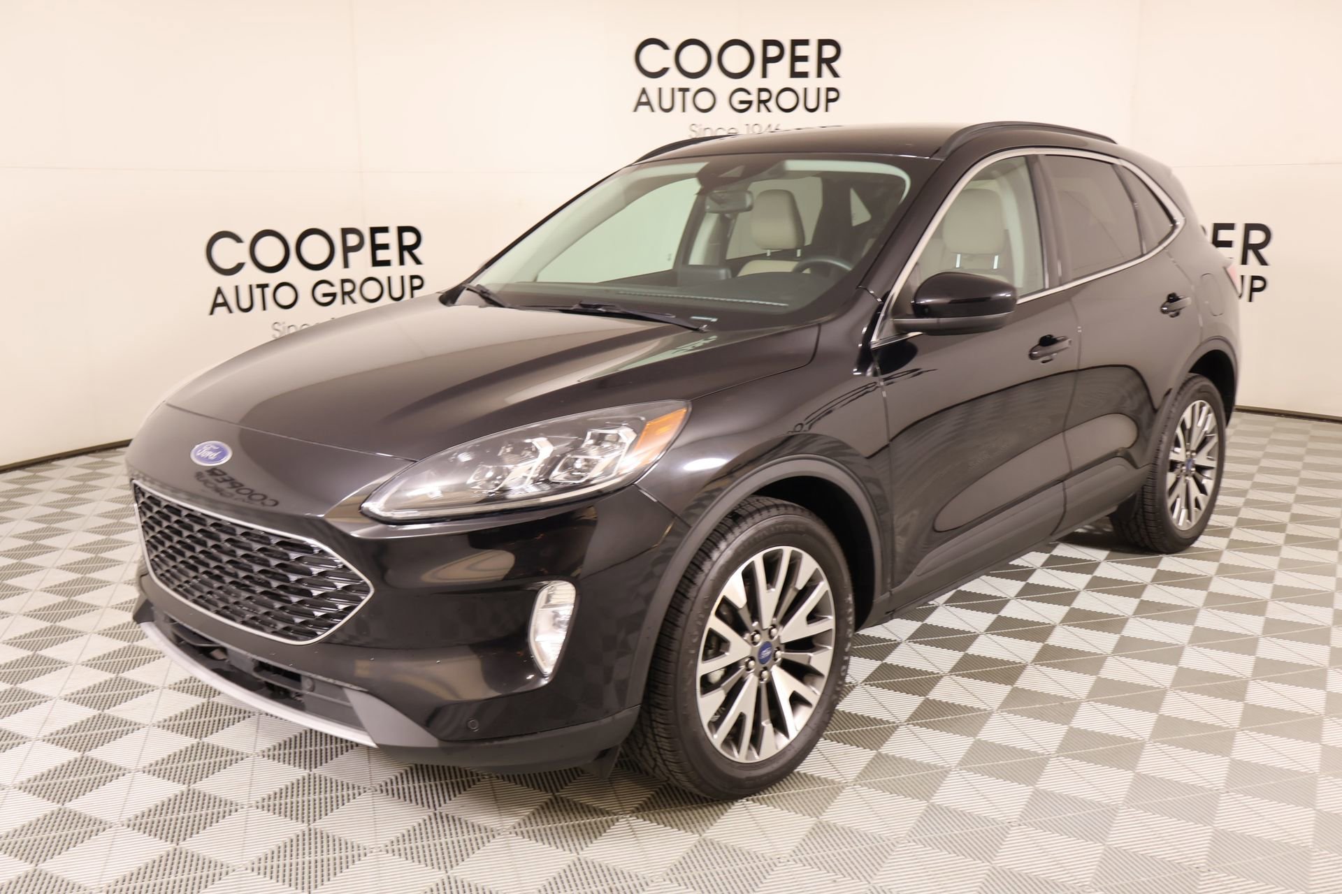 Used 2022 Ford Escape Titanium AWD/4WD image 11