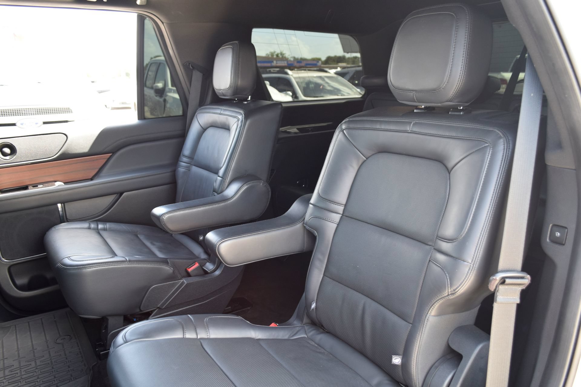 Used 2023 Lincoln Navigator Reserve RWD image 18