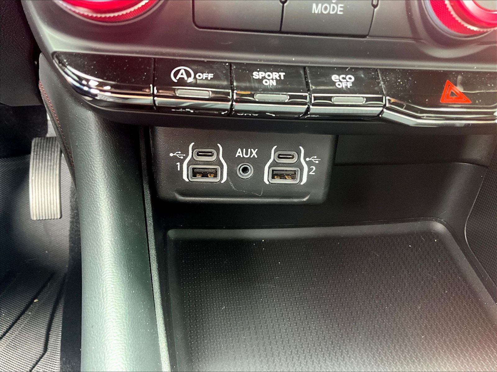 Used 2025 Dodge Durango GT w/ Blacktop Package AWD/4WD image 16