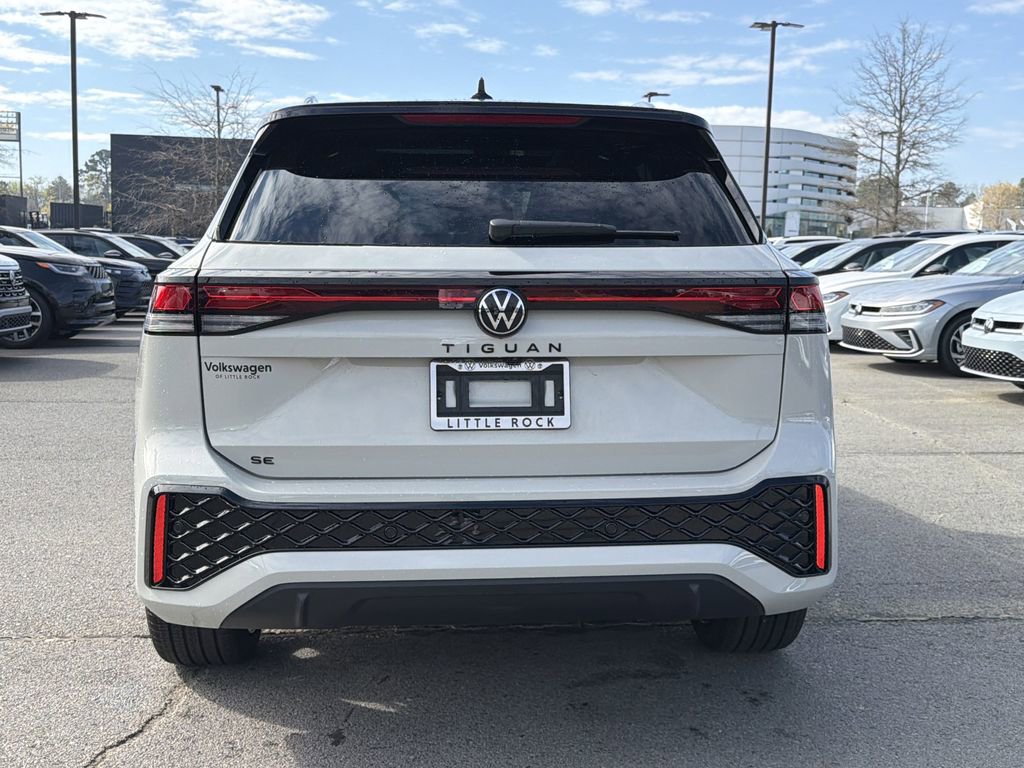 New 2026 Volkswagen Tiguan SE R-Line FWD image 4