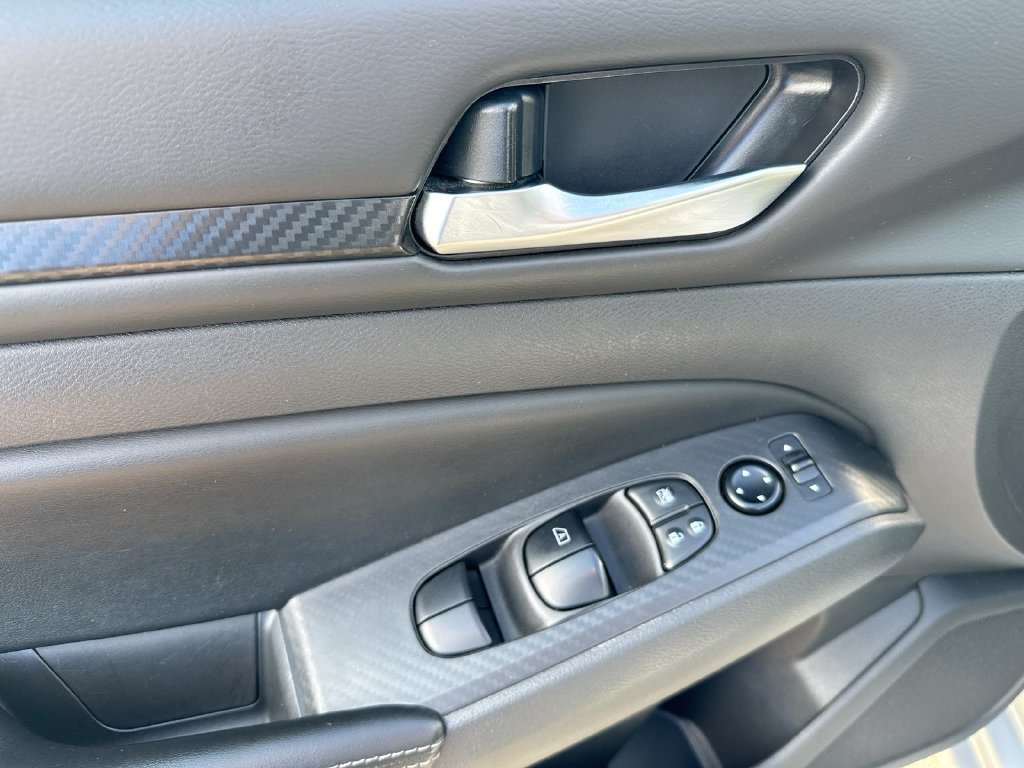 Used 2024 Nissan Altima 2.5 SV FWD image 20