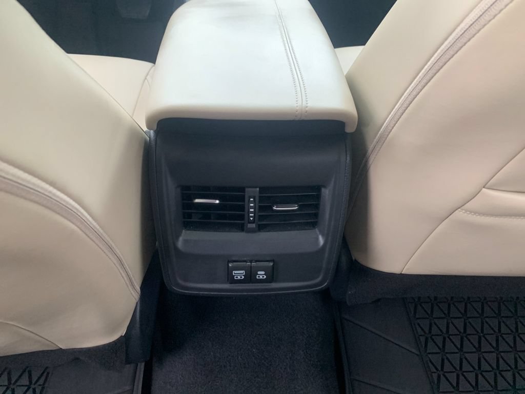 Used 2022 Toyota Avalon XLE w/ Moonroof Package FWD image 15