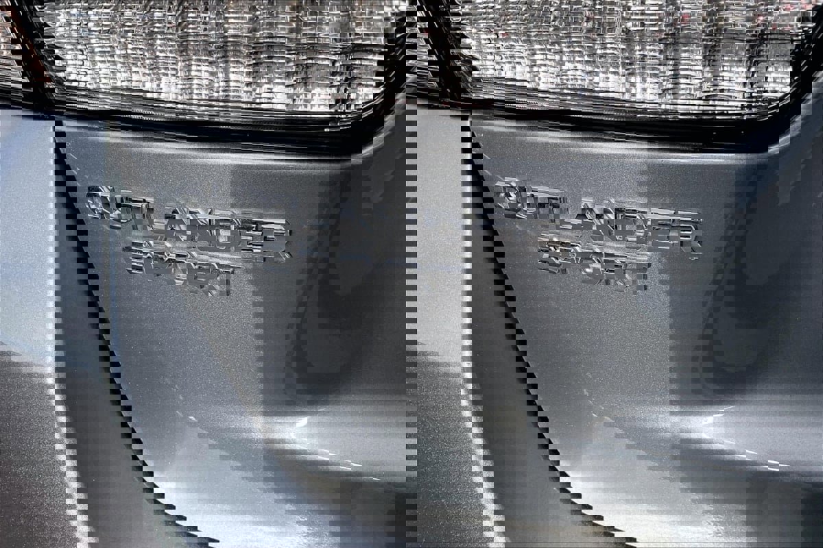 Used 2024 Mitsubishi Outlander Sport SE image 8