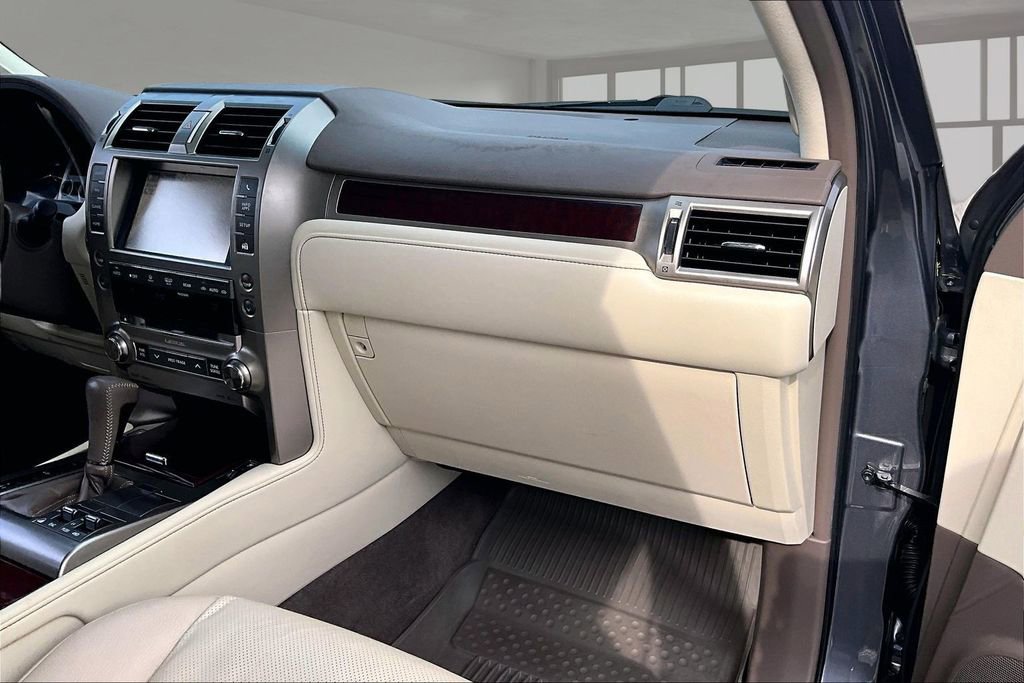 Used 2019 Lexus GX 460 Premium w/ Premium Package image 24